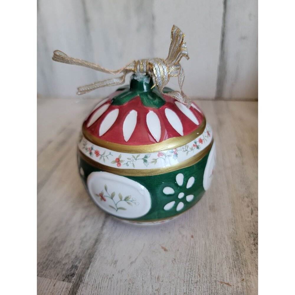 Pfaltzgraff winter berry ball ornament‎ Xmas ceramic